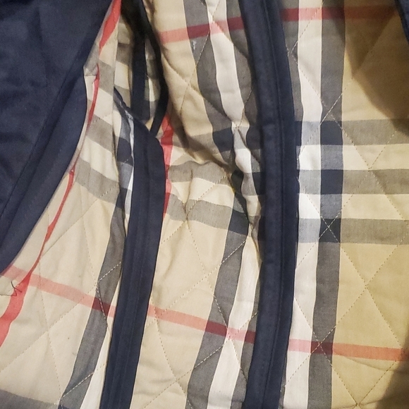 Burberry Navy Quilted Peacoat Nova check. Lined jacket. Sz small. - Picture 6 of 16